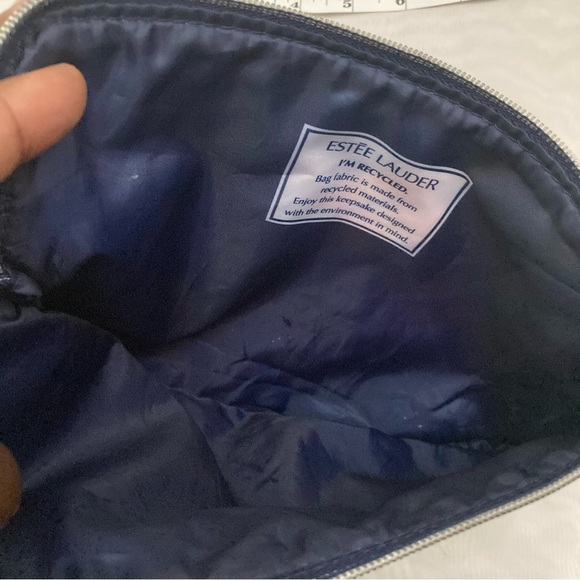 Estee Lauder Cosmetic Bag Set - Picture 4 of 8